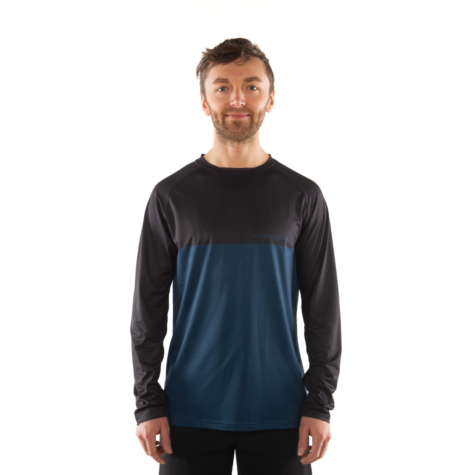 Model is 5' 7" wearing size Small.