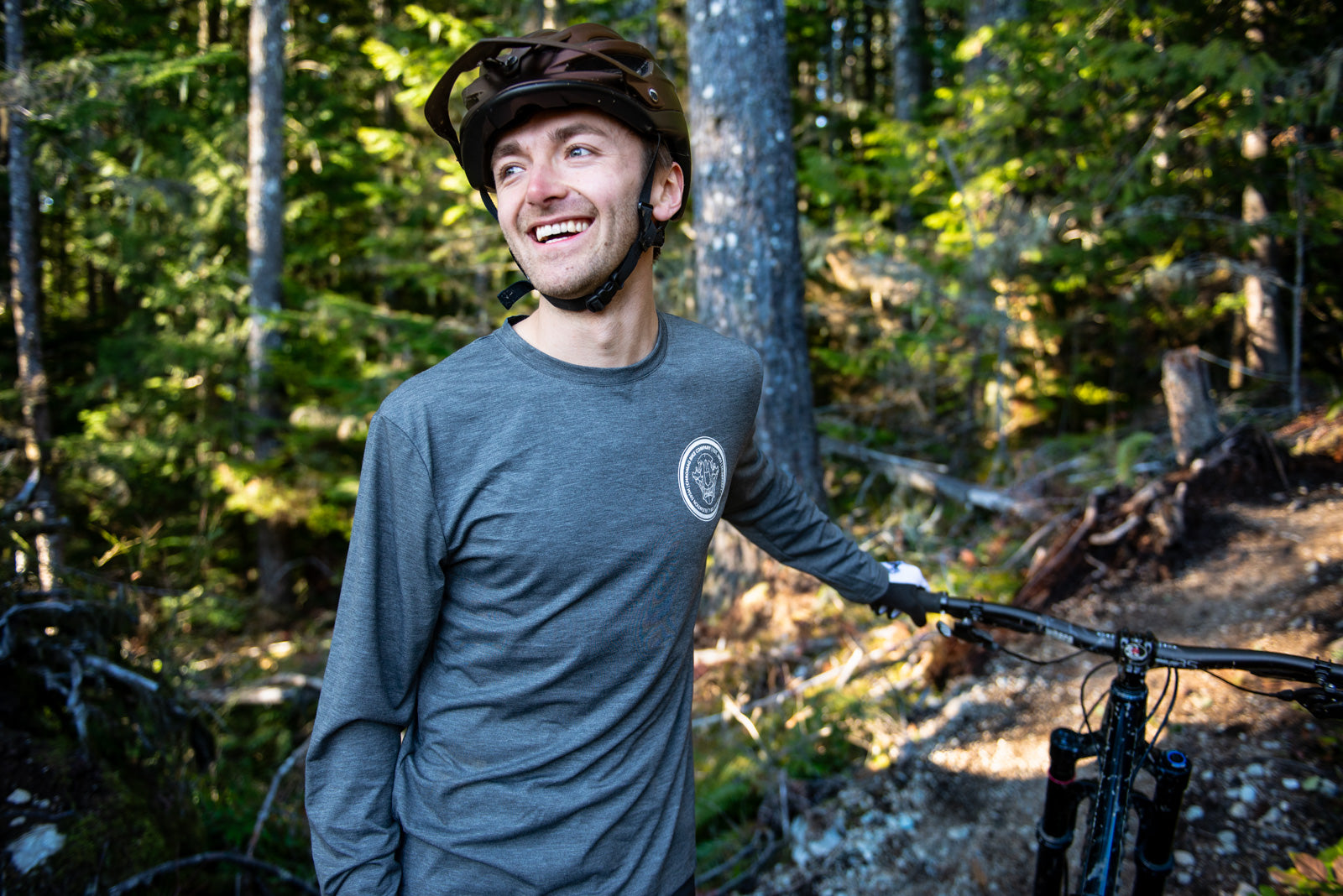 Model is 5' 7" wearing size Small.