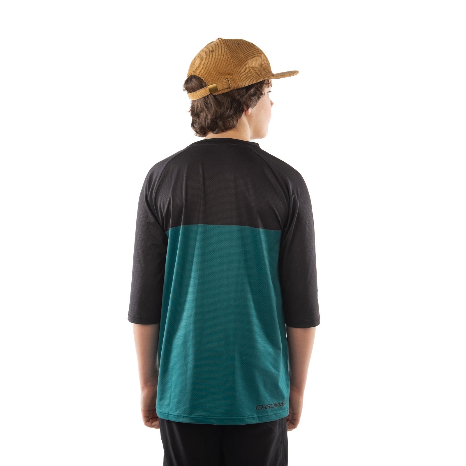 Model is 5' wearing size XL.