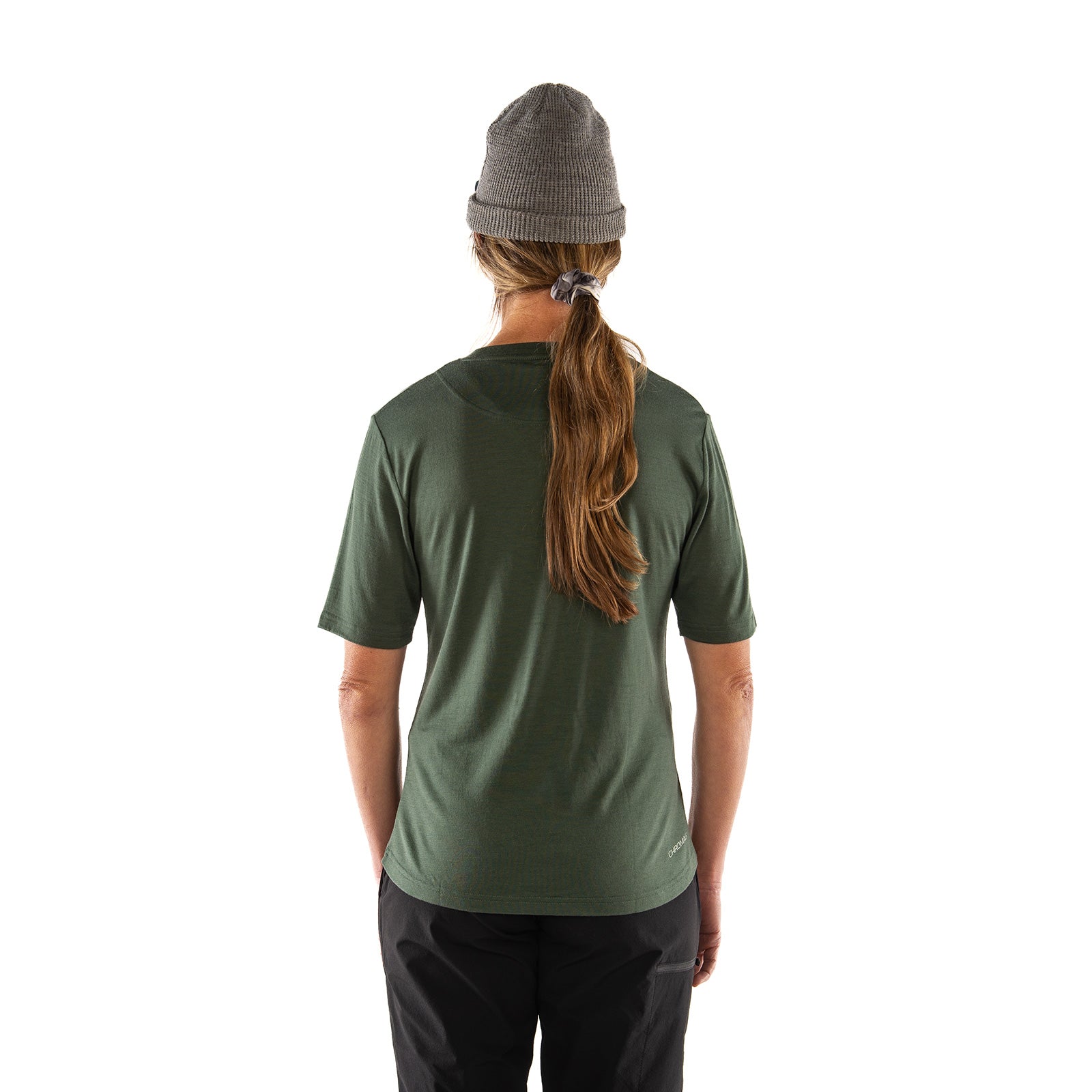 The model is 5' 8" wearing size Medium.