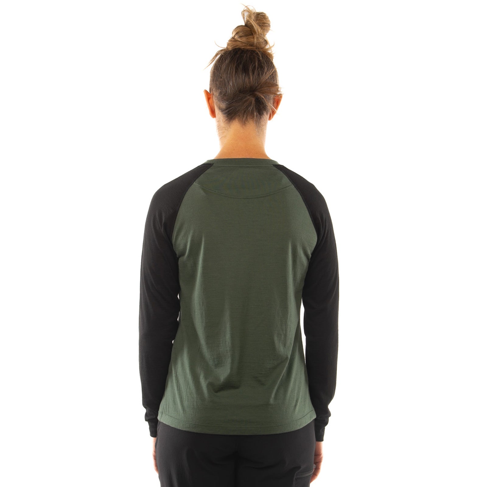 The model is 5' 8" wearing size Medium.